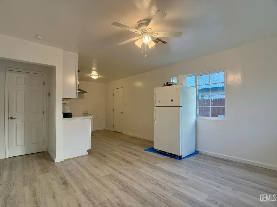 1005 COLLINS WAY, Bakersfield, CA 93307 - Image #2