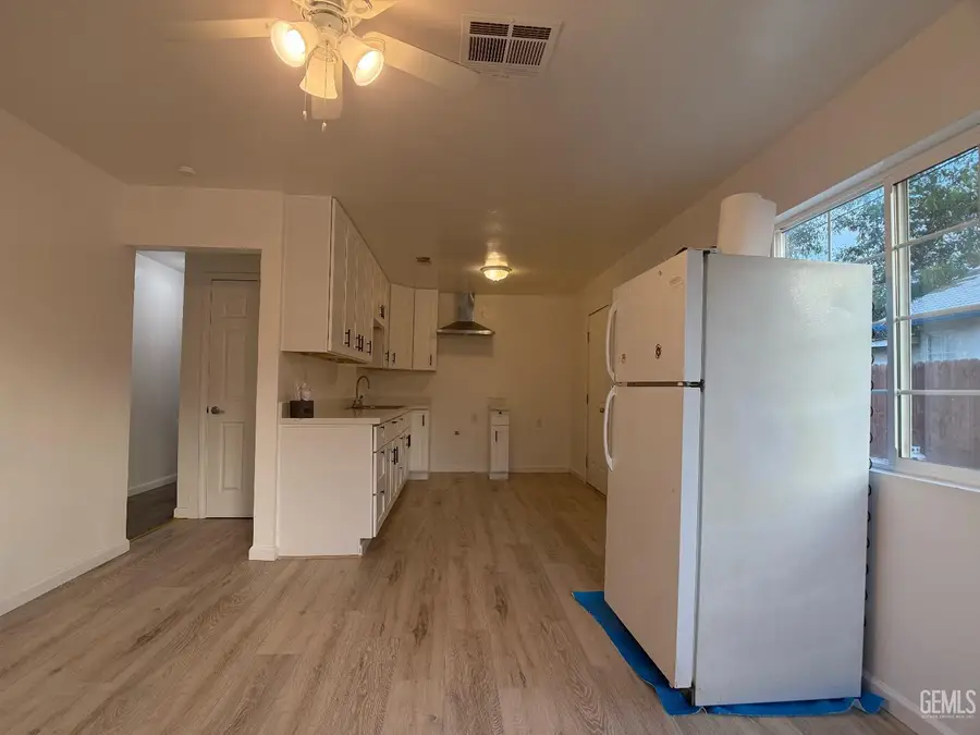 1005 COLLINS WAY, Bakersfield, CA 93307 - Image #3