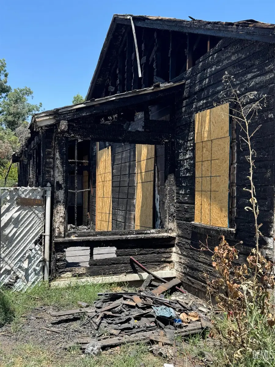 526 8TH, Bakersfield, CA 93304 - Image #2