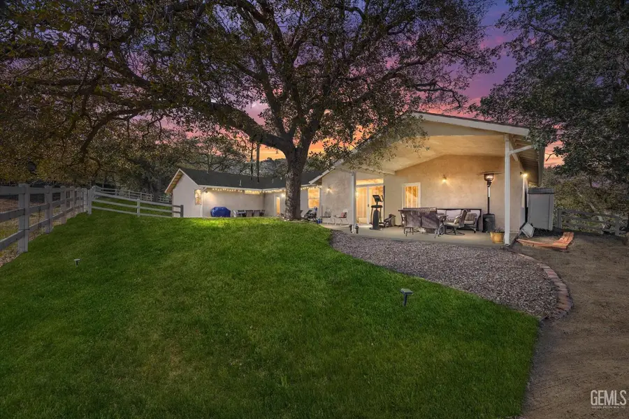 21412 CARRIAGE DRIVE, Tehachapi, CA 93561 - Image #2