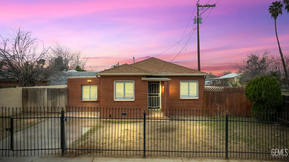 927 BERNARD STREET, Bakersfield, CA 93305 - Image #1