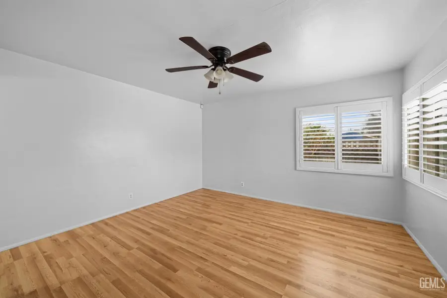 927 BERNARD STREET, Bakersfield, CA 93305 - Image #3