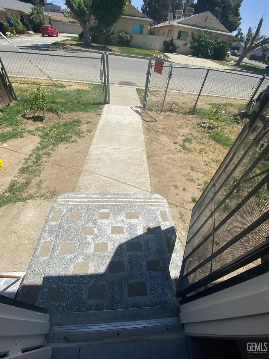 900 33 STREET, Bakersfield, CA 93301 - Image #3