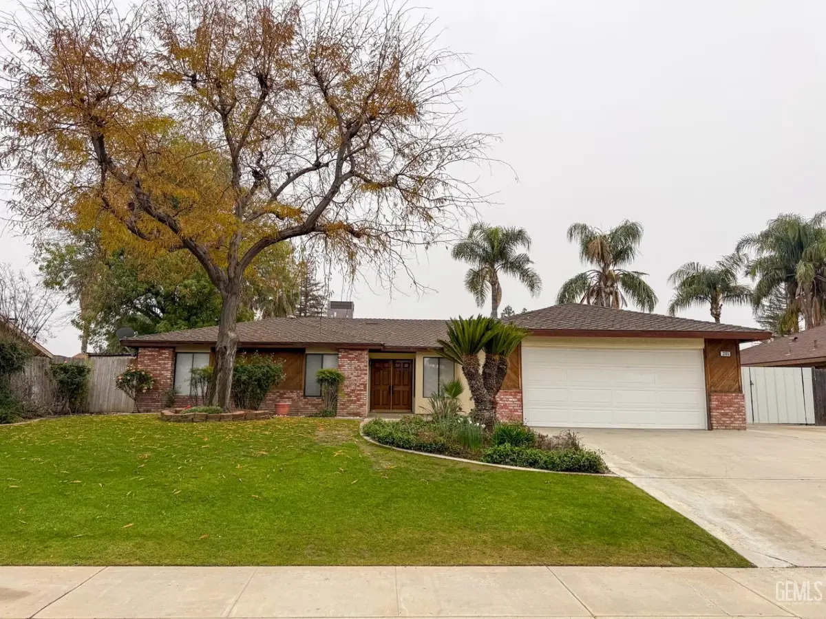 3105 FORTUNE STREET, Bakersfield, CA 93313 - Image #1