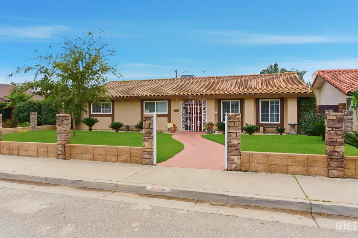 611 VARSITY AVENUE, Arvin, CA 93203 - Image #1