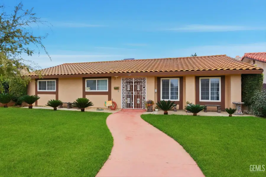 611 VARSITY AVENUE, Arvin, CA 93203 - Image #3