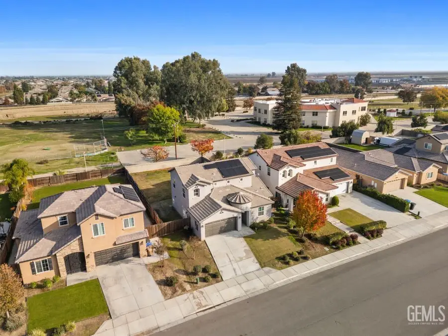 9408 KANOSH COBBLE DRIVE, Bakersfield, CA 93313 - Image #2