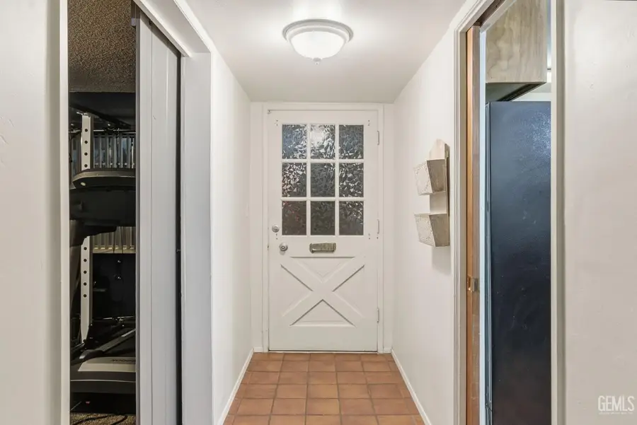 2501 EMERALD STREET, Bakersfield, CA 93304 - Image #2