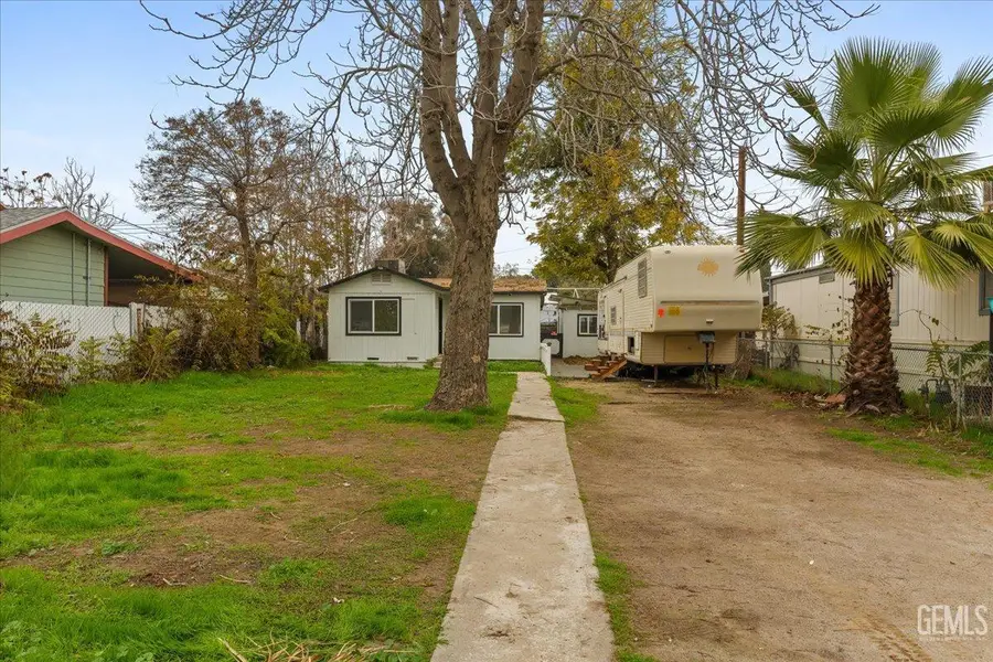 710 WILLOW DRIVE, Bakersfield, CA 93308 - Image #2