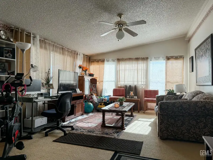 6881 REA AVENUE, California City, CA 93505 - Image #3