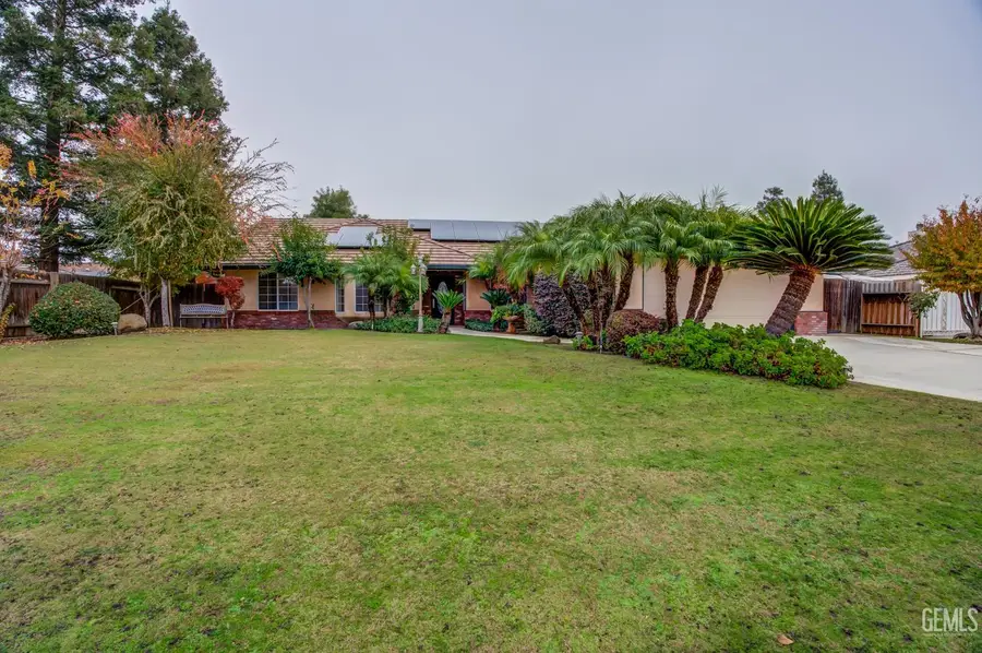 4908 LAUREL SPRINGS DRIVE, Bakersfield, CA 93308 - Image #2