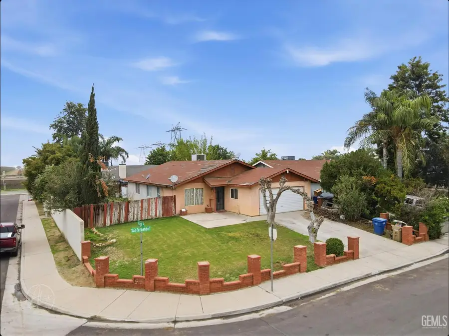 10430 SAN FERNANDO STREET, Lamont, CA 93241 - Image #2