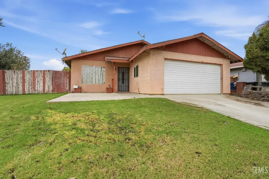 10430 SAN FERNANDO STREET, Lamont, CA 93241 - Image #3