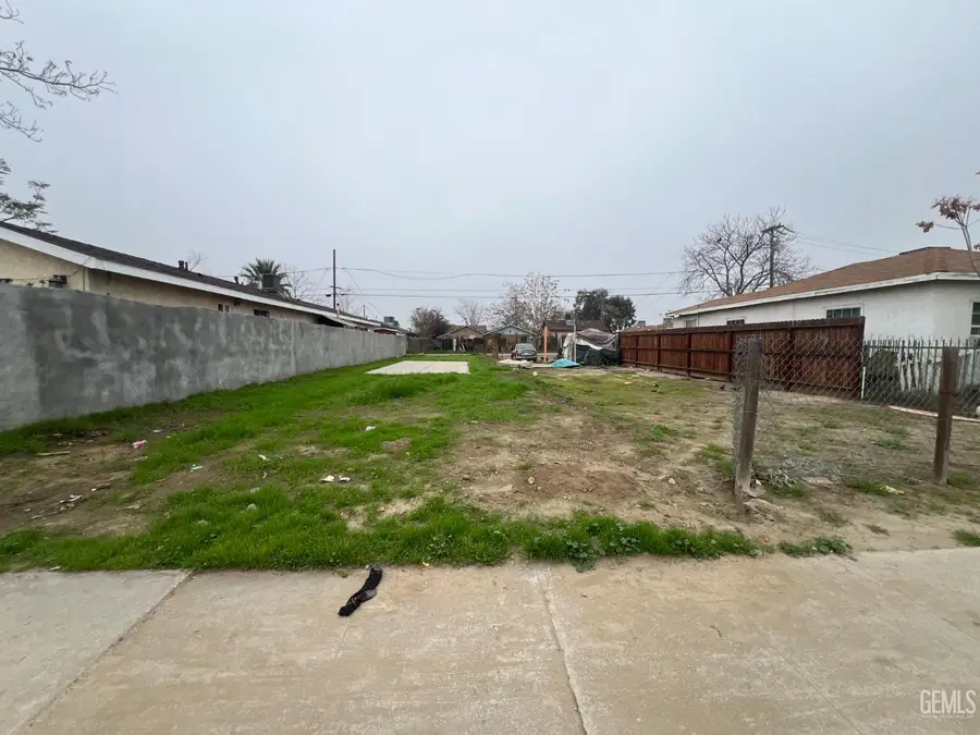 122 DR MARTIN L KING JR BOULEVARD, Bakersfield, CA 93307 - Image #2