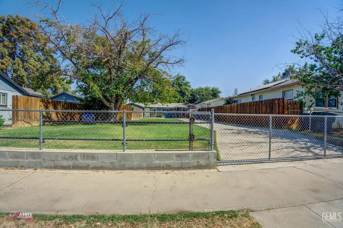 618 WOODROW AVENUE, Bakersfield, CA 93308 - #1