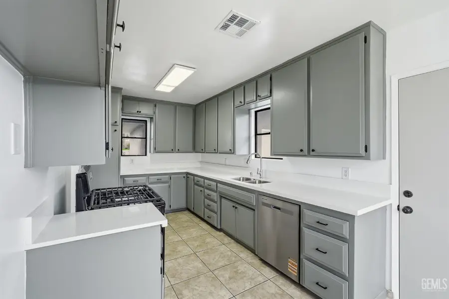 2505 ELTON AVENUE, Bakersfield, CA 93306 - Image #3