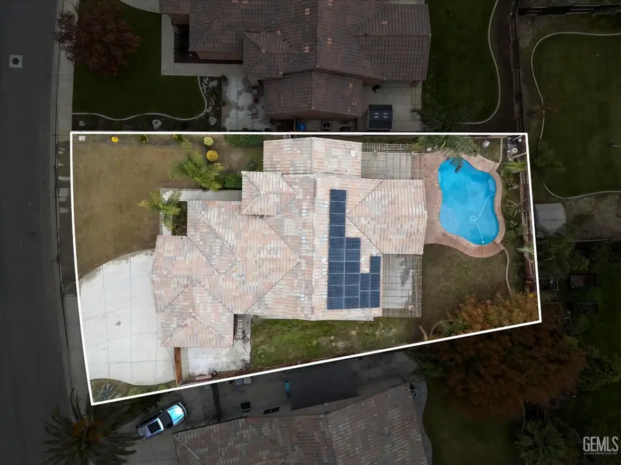 9415 MEADOW FALLS DRIVE, Bakersfield, CA 93311 - Image #2