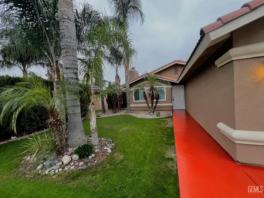 1416 BADGER PASS AVENUE, Bakersfield, CA 93307 - Image #2