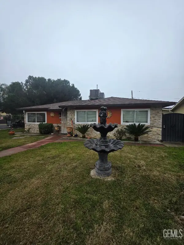 901 BELMONT STREET, Delano, CA 93215