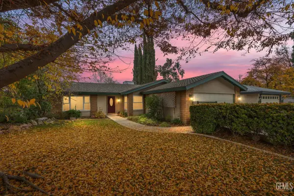 3008 N HALF MOON DRIVE, Bakersfield, CA 93309