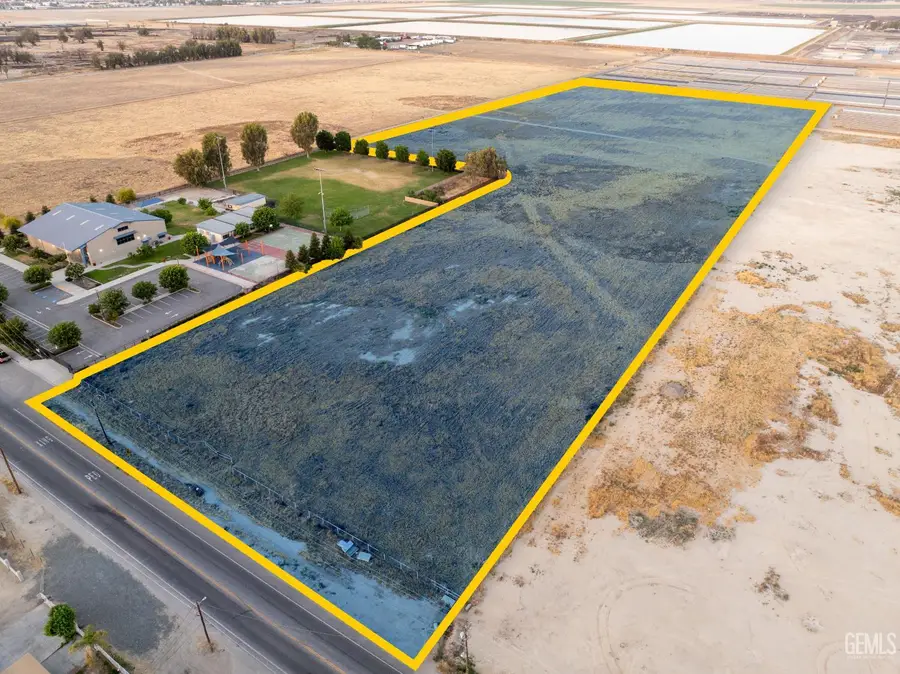 2826 COTTONWOOD ROAD, Bakersfield, CA 93307 - Image #2