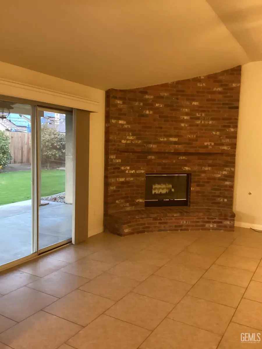 9808 BLACKFOOT DRIVE, Bakersfield, CA 93312 - Image #3