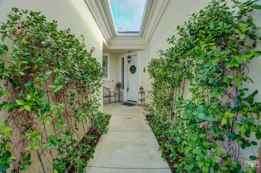 5719 PRIMROSE VISTA COURT, Bakersfield, CA 93306 - Image #3