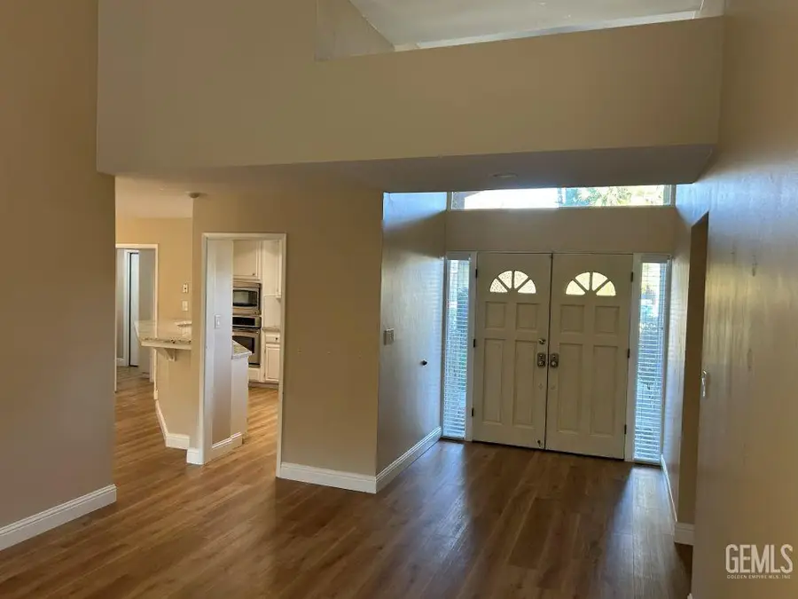 3105 LOVELAND WAY, Bakersfield, CA 93309 - #3