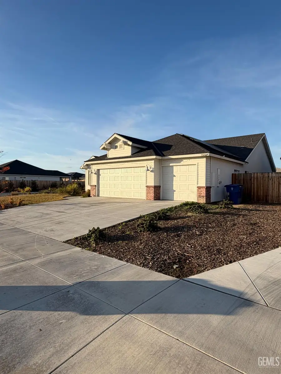 7502 EMERALD GREEN AVENUE, Bakersfield, CA 93313 - #3