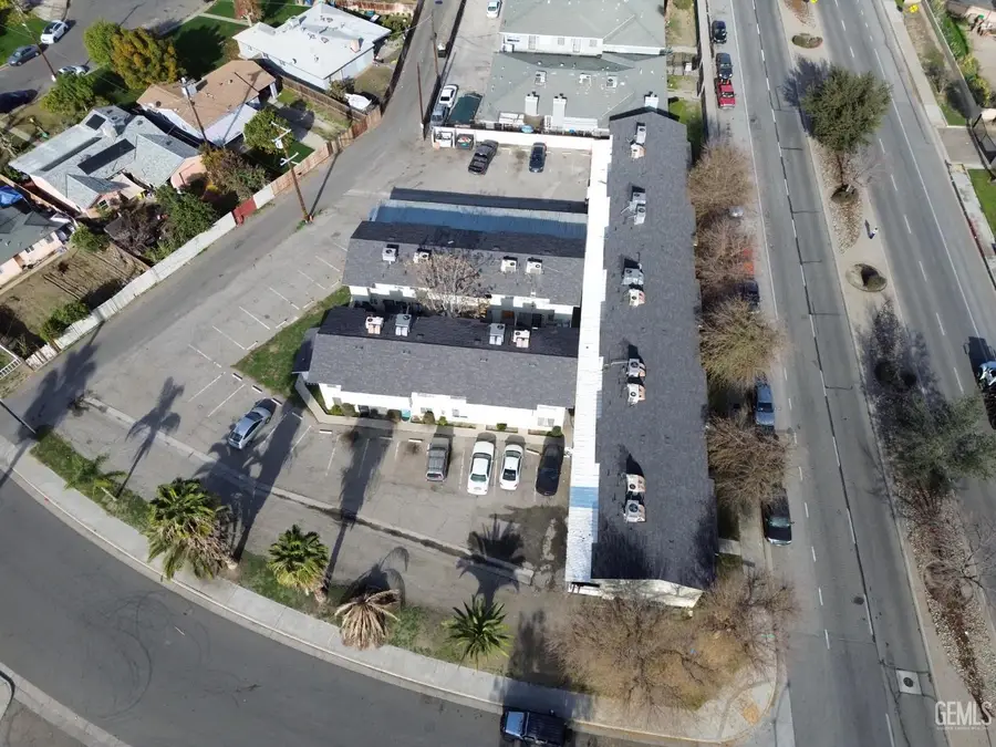 2909 S CHESTER AVENUE, Bakersfield, CA 93304 - Image #2