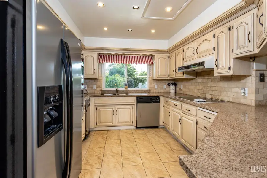 7001 ELOY AVENUE, Bakersfield, CA 93308 - #3