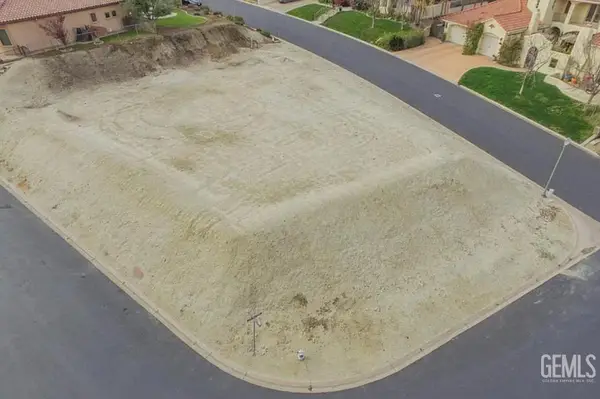 5511 VIA VENEZIA, Bakersfield, CA 93306