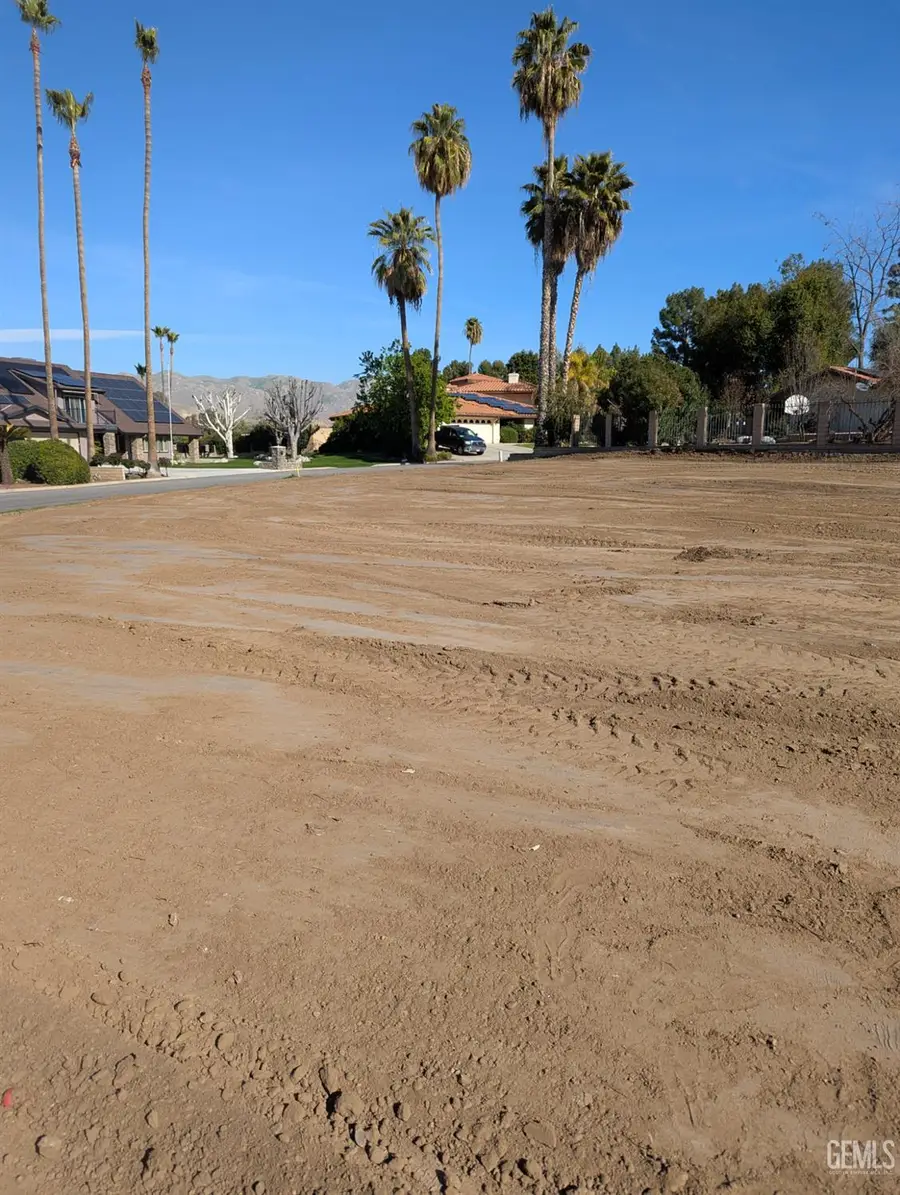 6100 ROUND UP WAY, Bakersfield, CA 93306 - Image #3