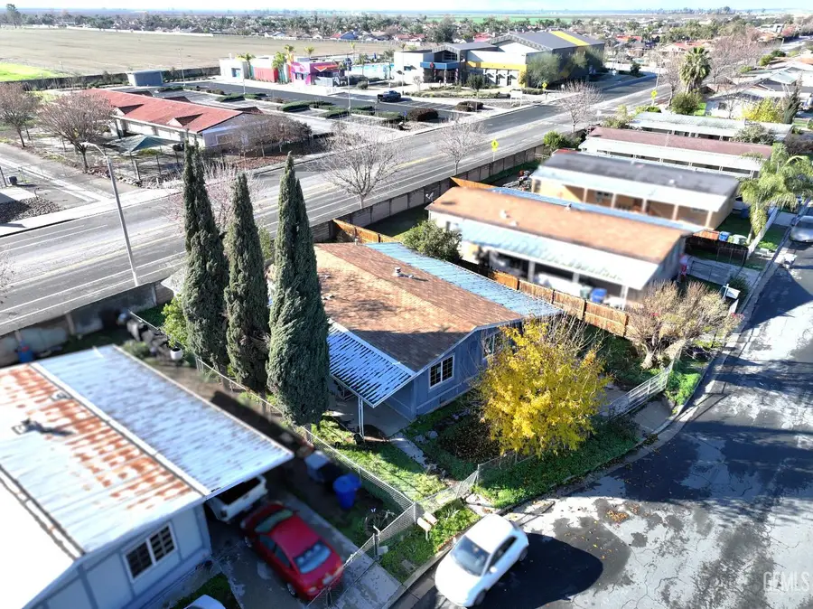 142 W 11TH PLACE, Delano, CA 93215 - Image #2