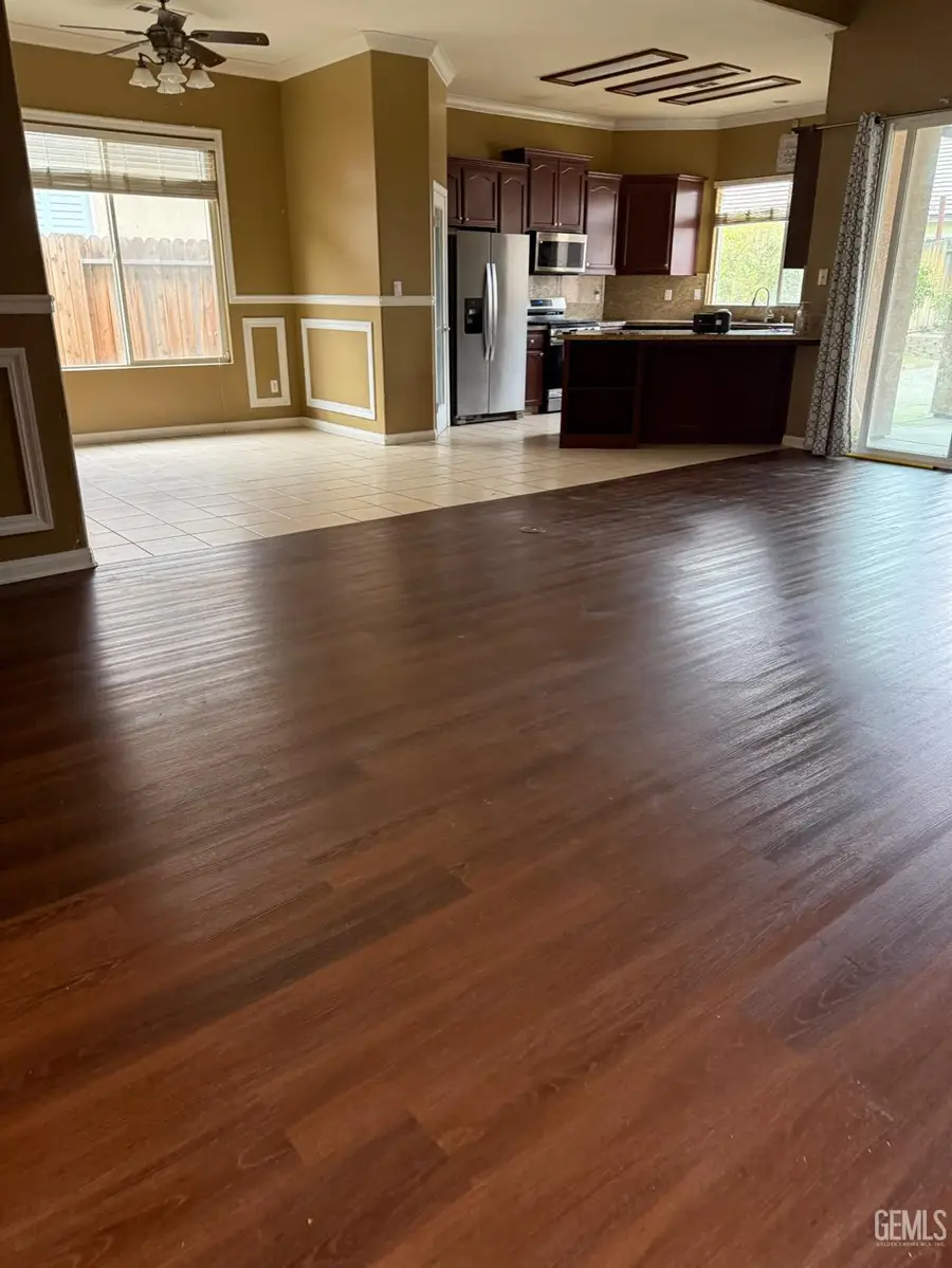 2802 SILVER SHORE LANE, Bakersfield, CA 93313 - Image #3