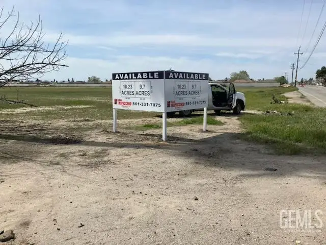 5833 S UNION AVENUE, Bakersfield, CA 93307 - Image #1