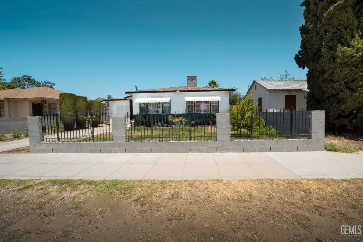 1222 E 18 TH ST, Bakersfield, CA 93305 - Image #1