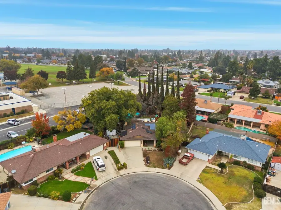 2404 PRESTWICK COURT, Bakersfield, CA 93309 - #3