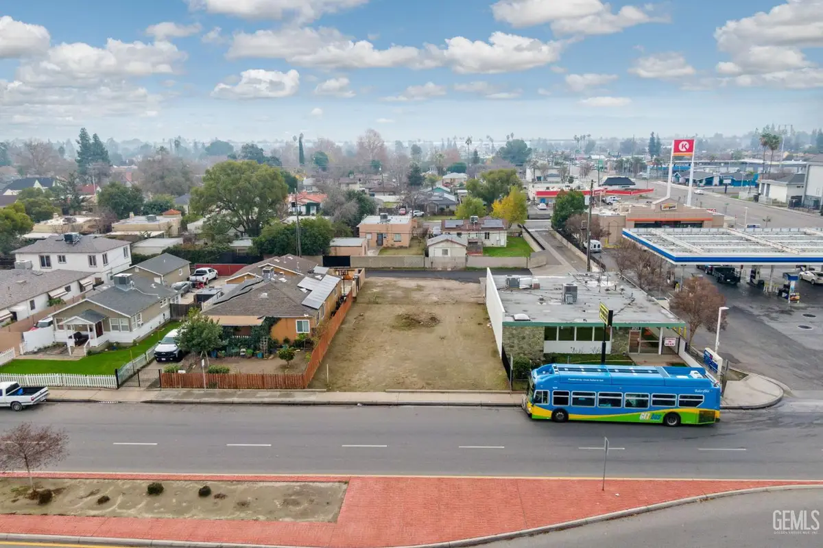 3109 CALIFORNIA AVENUE, Bakersfield, CA 93304 - Image #1