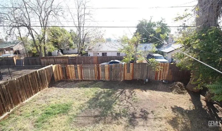 513 WASHINGTON AVENUE, Bakersfield, CA 93308 - Image #2