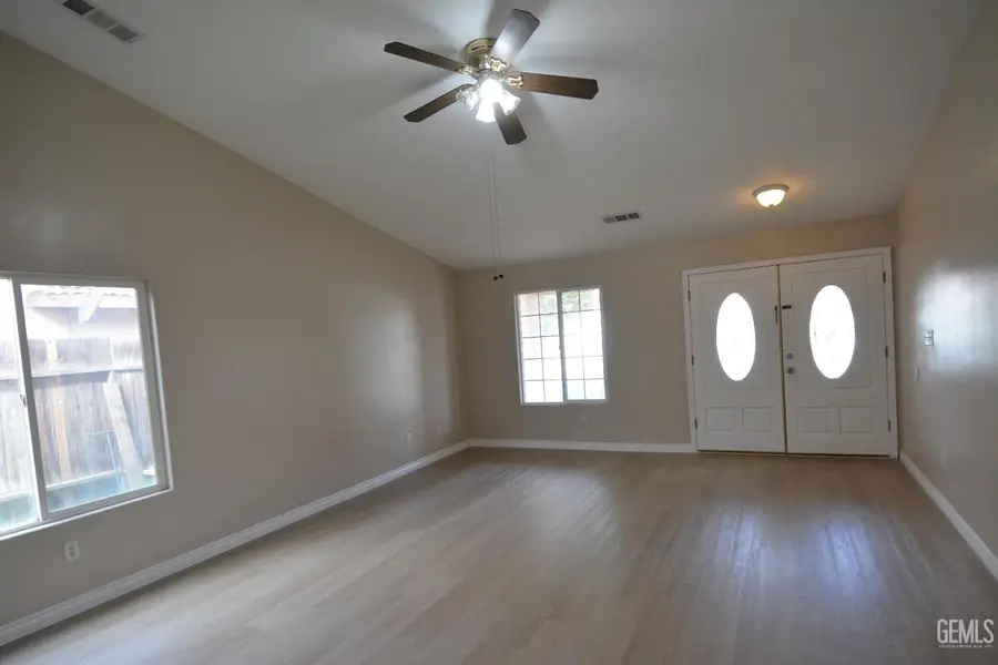 3611 BRIDGET AVENUE, Bakersfield, CA 93313 - Image #2