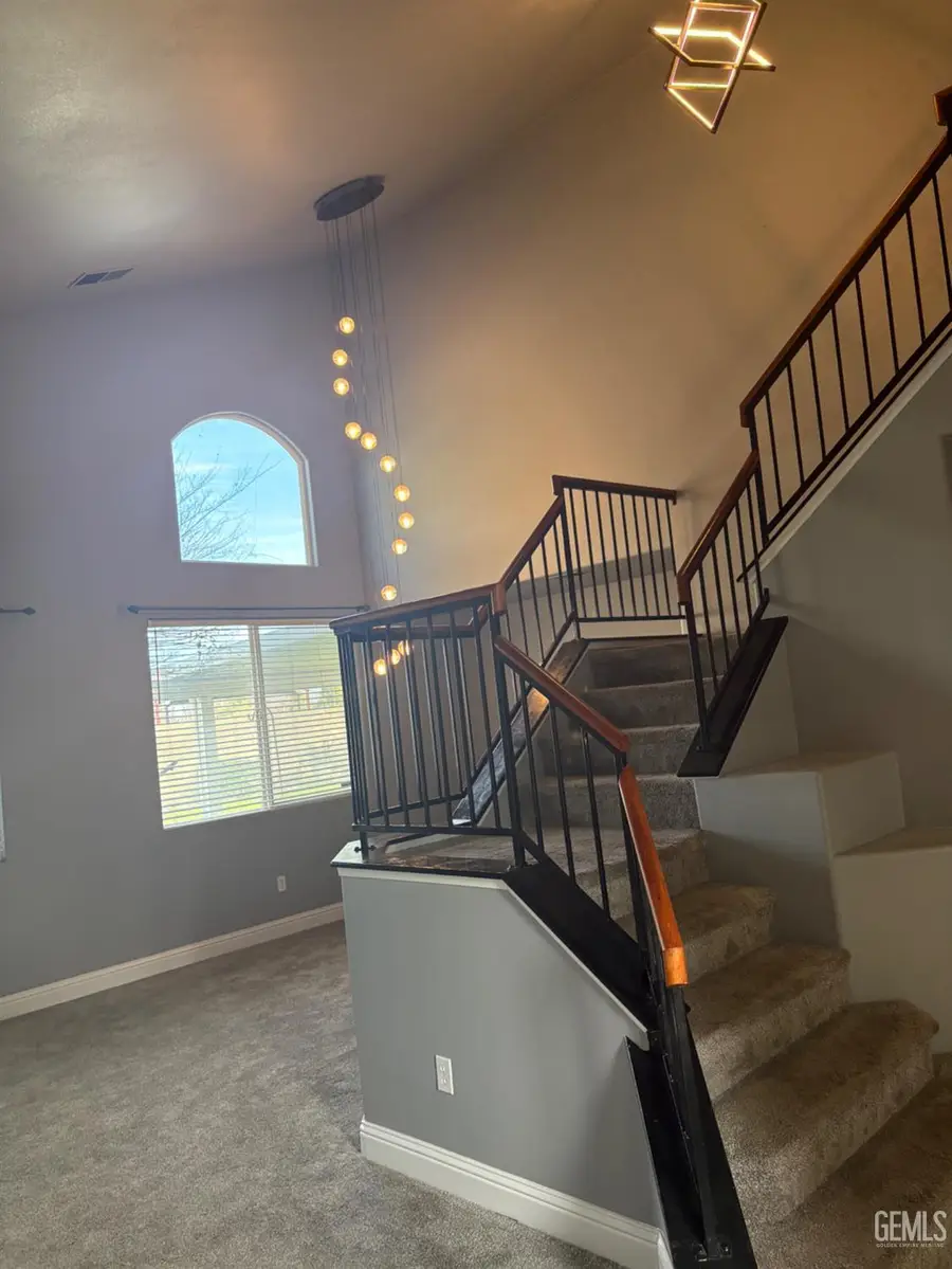 5816 GREENHORN MOUNTAIN COURT, Bakersfield, CA 93313 - Image #2