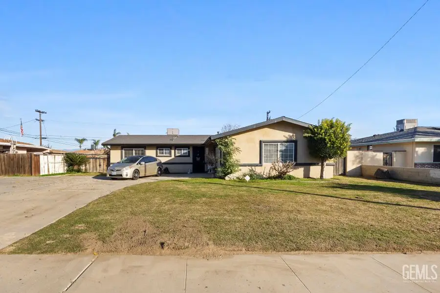 3820 SANDRA DRIVE, Bakersfield, CA 93304 - Image #2