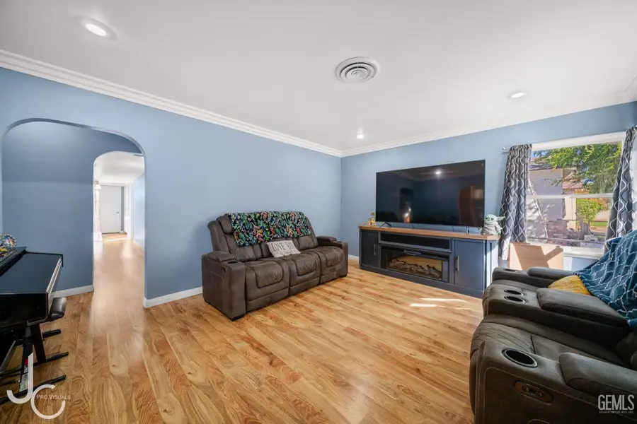 1601 HOWARD AVENUE, Bakersfield, CA 93308 - Image #3