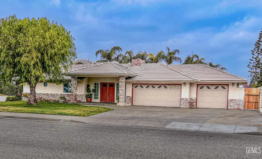7200 CLIFFTOP WAY, Bakersfield, CA 93306 - Image #2