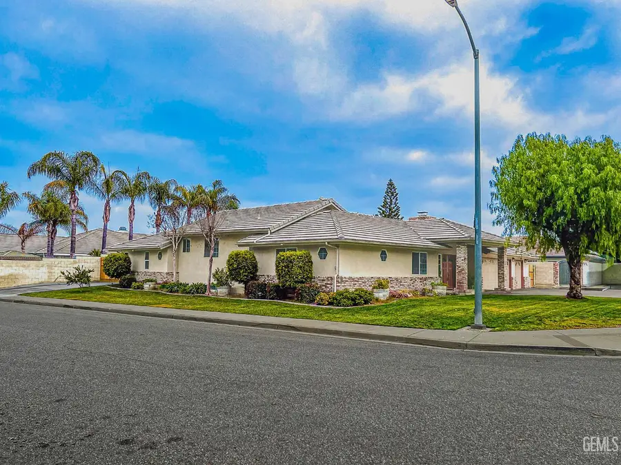 7200 CLIFFTOP WAY, Bakersfield, CA 93306 - Image #3