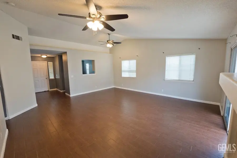 3105 SILVER SPUR WAY, Bakersfield, CA 93312 - Image #3