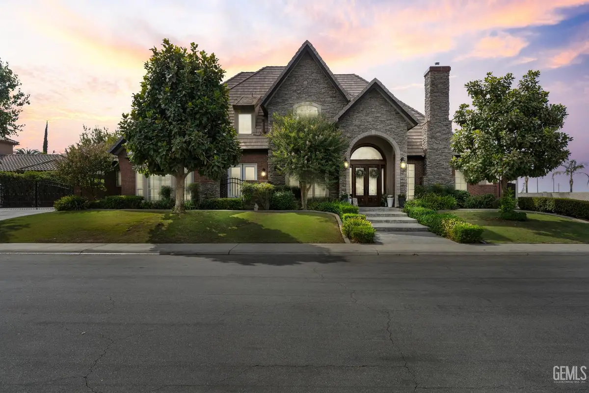 7233 FOUNTAIN VALLEY DRIVE, Bakersfield, CA 93308 - Image #1