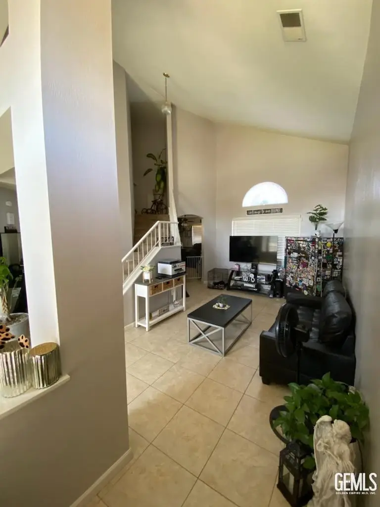 8400 N WINLOCK STREET, Bakersfield, CA 93312 - Image #3