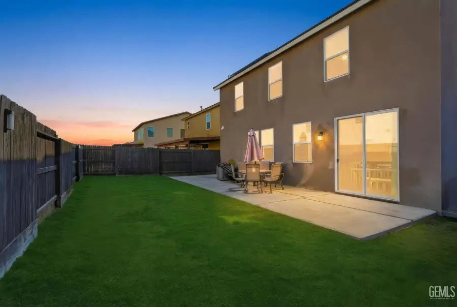 5828 COMMONWEALTH AVENUE, Bakersfield, CA 93313 - Image #2